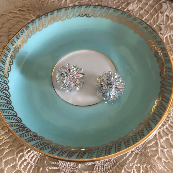 Vintage Crystal Clip-On Earrings - Picture 2 of 5